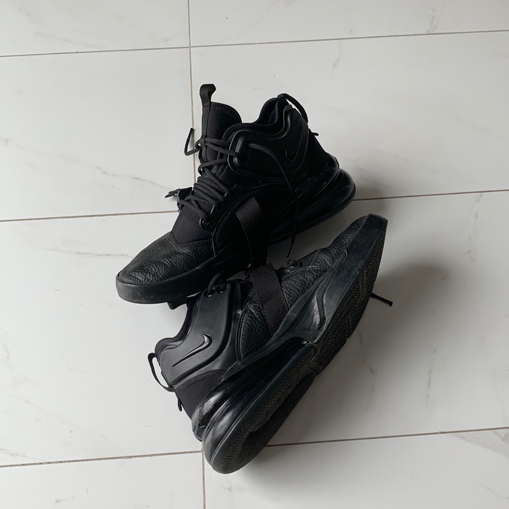 NIKE AIR MAX 270 MENS SIZE 9.5 US